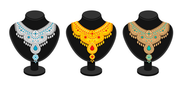 黑色人体模特戴着金、银和青铜项链。图片下载