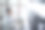 汽车修理工用磨床做车身工作。图片下载