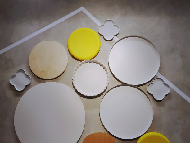 各种毛坯圆形、花形盘饰墙图片下载