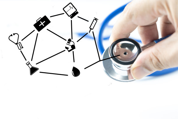 手握听诊器的女性，抄写空间文本，保健和医学概念图片下载