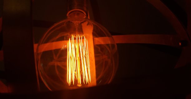 沉迷于光图片下载