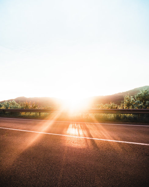 日出在农村图片下载