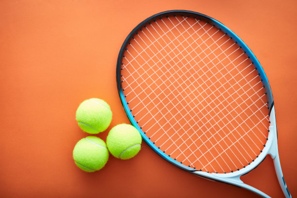 网球拍和球图片下载