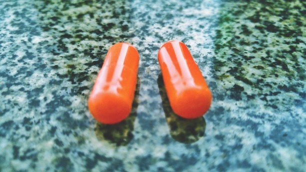 维生素C胶囊和药片图片下载