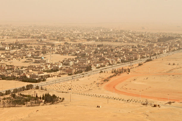 叙利亚沙漠中的巴尔米拉图片下载