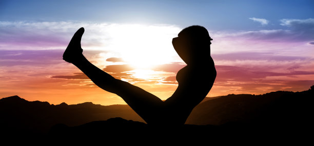 户外瑜伽的概念图片下载