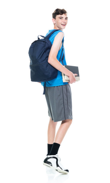 13岁的男篮球运动员也是一名学生图片下载