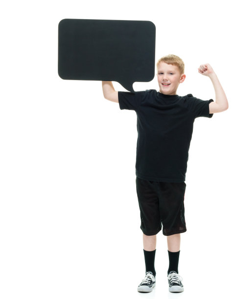 8岁男孩说话冒泡图片下载