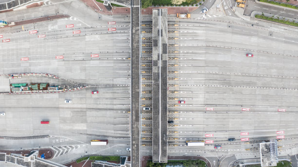 香港西区海底隧道收费站鸟瞰图图片下载