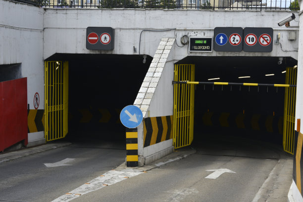 地下公共车库的入口图片下载