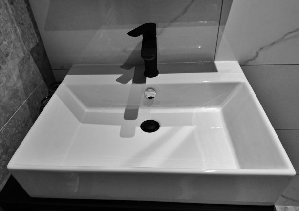 豪华浴室水槽图片下载