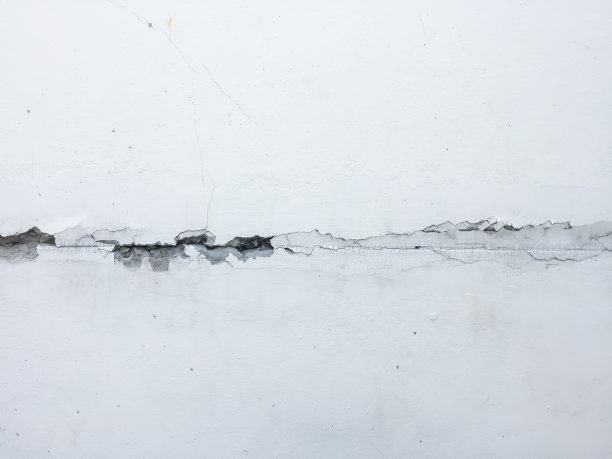 工厂地板开裂，建筑物残破，走廊破损图片下载