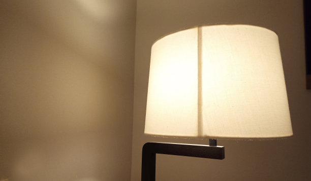 床头灯由织物制成图片下载