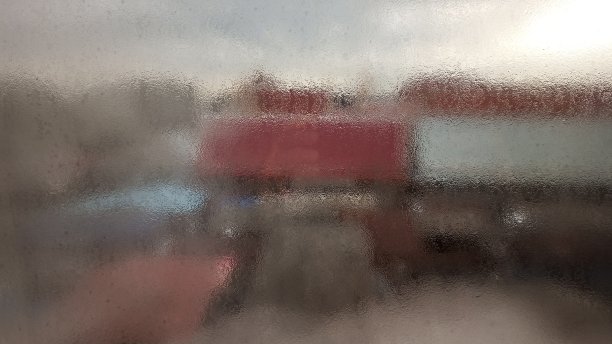 窗上有磨砂玻璃图片下载