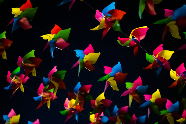 彩色风车背景图片下载