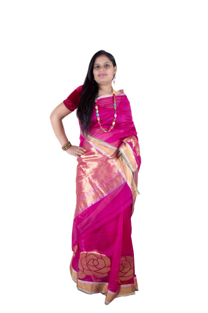 漂亮的女人肖像孤立在白色背景穿着纱丽图片下载