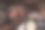一个沮丧的老人躺在床上无法入睡图片下载