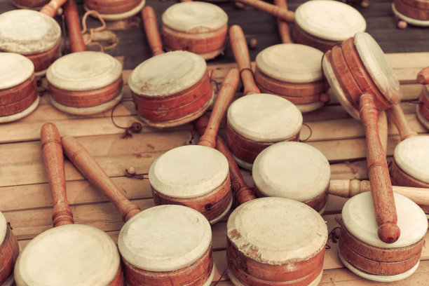 儿童玩具打击与手柄棍传统音乐工具图片下载