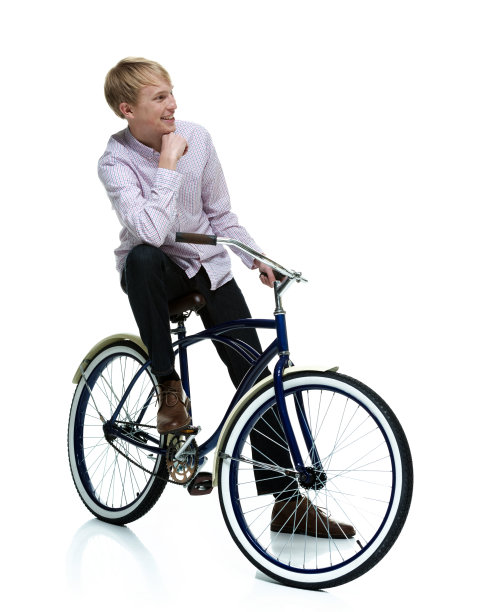 骑自行车的帅哥图片下载