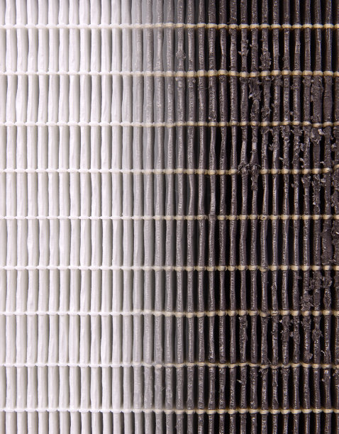 用于暖通空调系统的高效空气过滤器。新旧过滤器图片下载