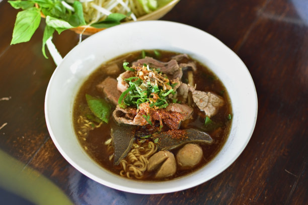 一碗泰式牛肉面。图片下载