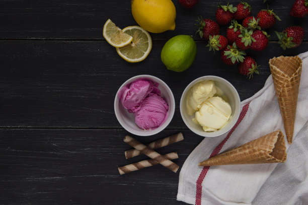 柠檬草莓冰淇淋图片下载
