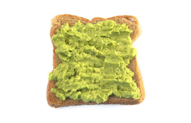 牛油果吐司在小麦面包孤立的白色背景图片下载