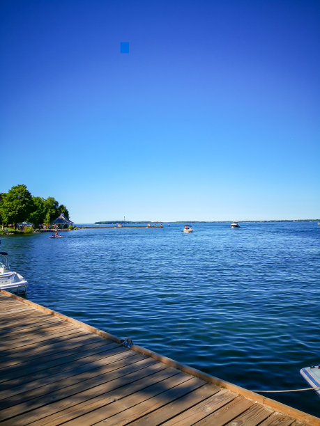 加拿大安大略省奥里利亚的湖景图片下载