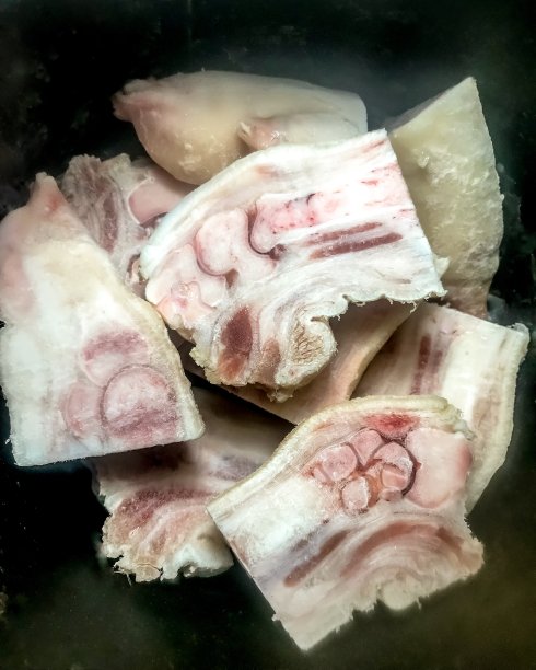 四分之一切冷冻猪蹄/小短裙图片下载