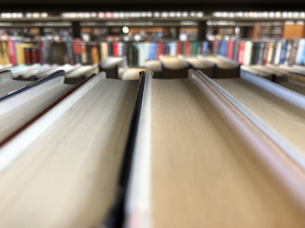 图书馆的书架图片下载