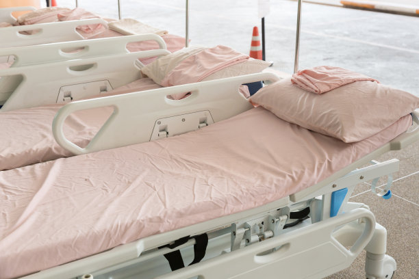 医院急诊科的空床位豪华私人病房。病房。图片下载