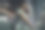 男人举起哑铃图片下载