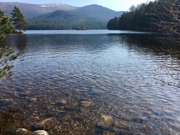 洞在Eilein图片下载