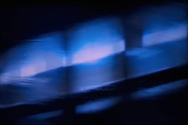 火车窗户传递图片下载