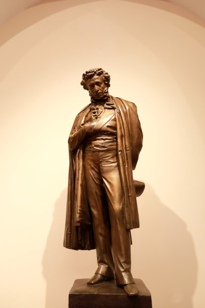 普希金的雕像图片下载