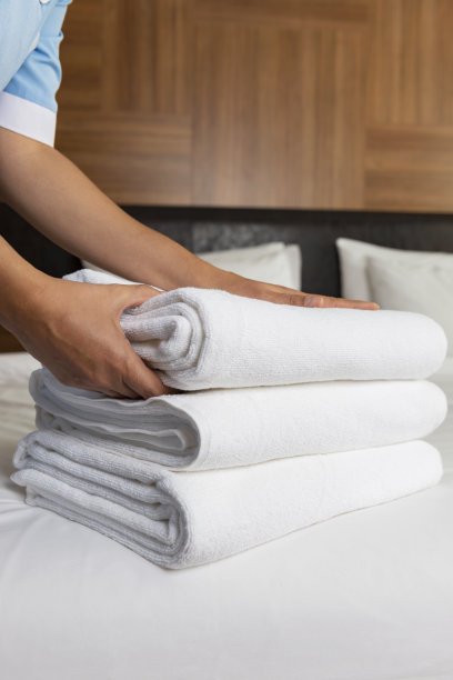 女服务员用毛巾图片下载