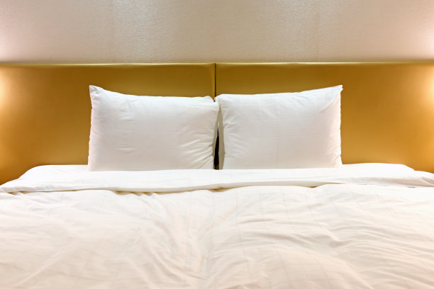 豪华特大号双人金床图片下载