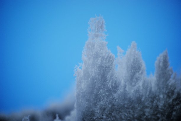 雪设计与蓝天背景图片下载