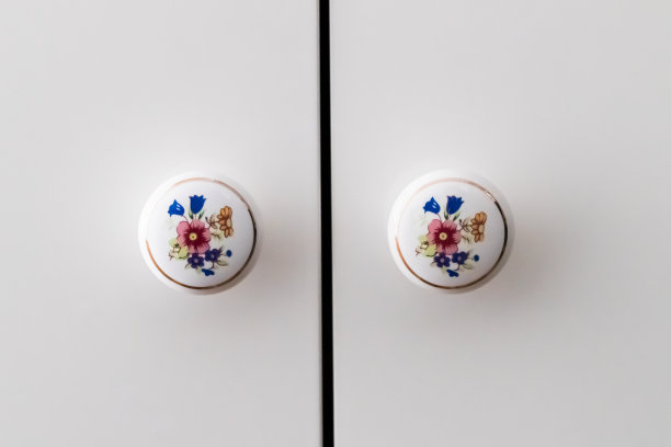 衣柜装饰，陶瓷手柄图片下载