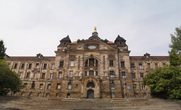 德国德累斯顿撒克逊国家总理府大楼。图片下载