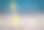沙堡用铲子挖进沙滩上的沙子。图片下载