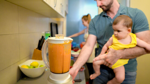 父亲做奶昔图片下载