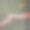 志愿者在饮料站给铁人三项选手递上一杯清爽的水图片下载