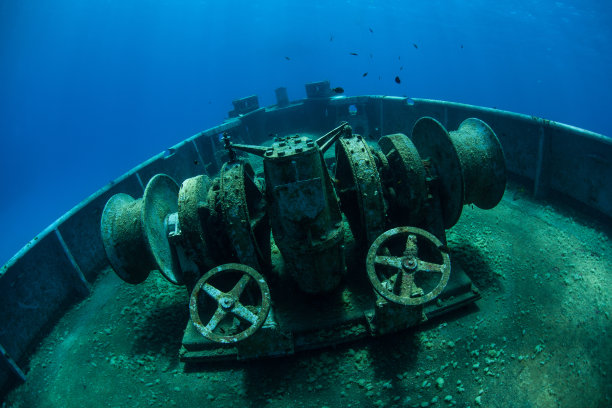 大开曼群岛水下沉船图片下载