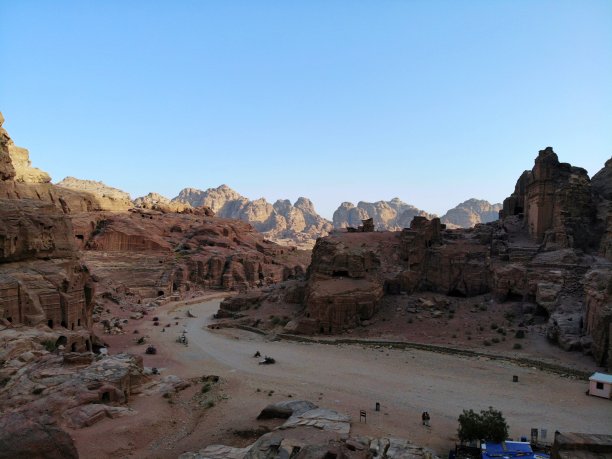 从以上观点。世界上最重要的古城之一。联合国教科文组织世界遗产，全中东真正的明珠——纳巴提亚城市佩特拉。约旦的历史名胜图片下载