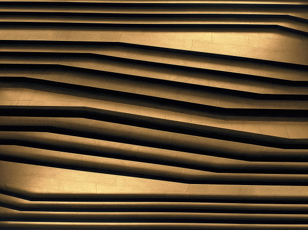 抽象豪华黄金对角线几何纹理背景。现代建筑简约风格的地板台阶设计，金钢和瓷砖图案。图片下载