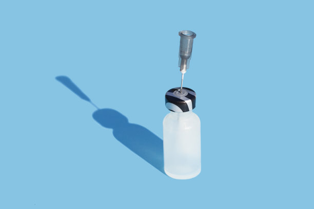 注射器里装着一瓶药图片下载