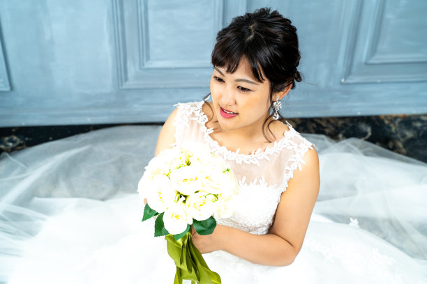 婚纱的新娘图片下载