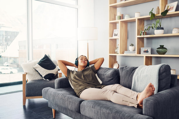 舒舒服服地度过周末图片下载