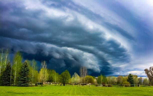 蒙大拿架子上云图片下载